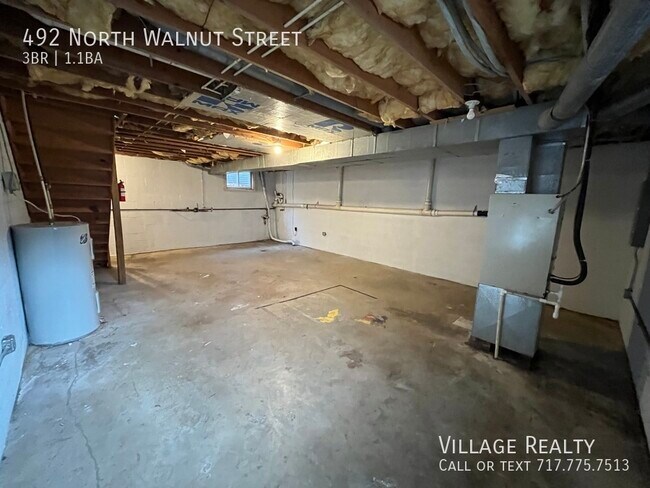 Building Photo - 492 N Walnut St