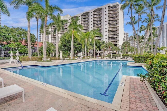 Building Photo - 3610 Yacht Club Dr