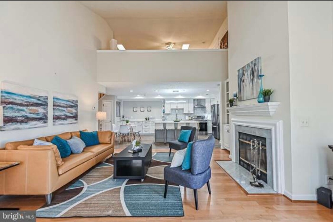 Building Photo - 12001 Ridge Knoll Dr