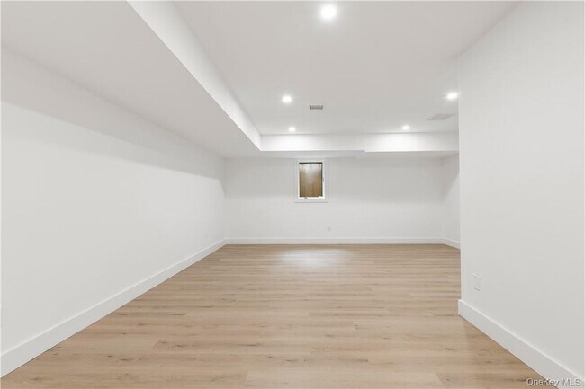 Building Photo - 35 Summit Ave