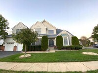 Building Photo - 2 Hampshire Pl