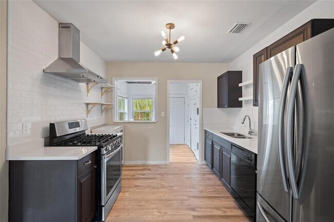 Building Photo - 4625 3rd Ave S