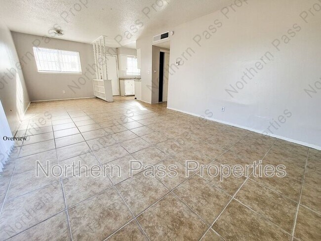 Building Photo - 5233 Carousel Dr