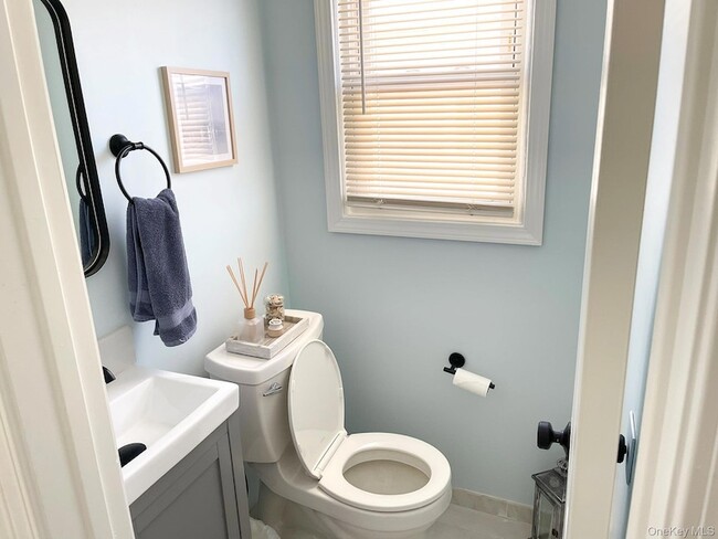 Building Photo - 128 Roosevelt Blvd