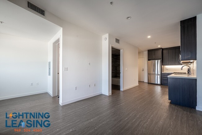 Building Photo - Luxury Living in North Hollywood – One Mon...