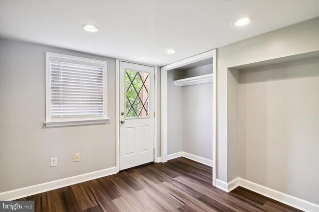 Building Photo - 1609 Olive St