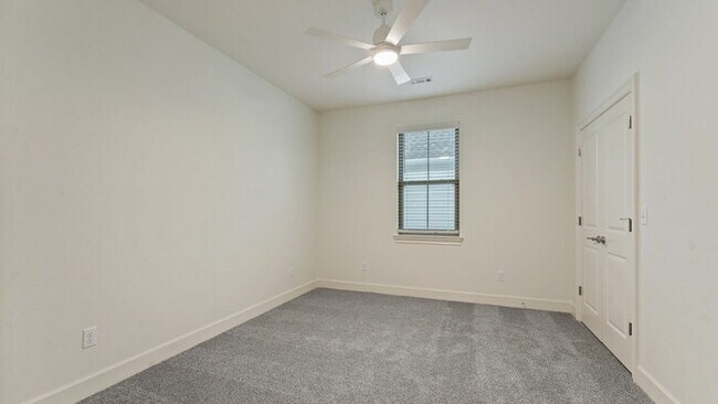 Building Photo - "Spacious 4-Bedroom Retreat with Fireplace on West Bronco Drive – Fayetteville's Hidden Gem!"