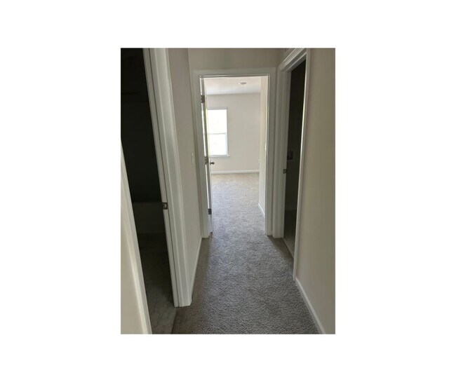 Building Photo - 1215 37th Ave Lane NE