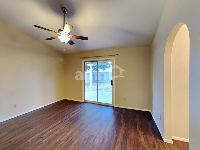 Building Photo - 9915 E Paseo Juan Tabo