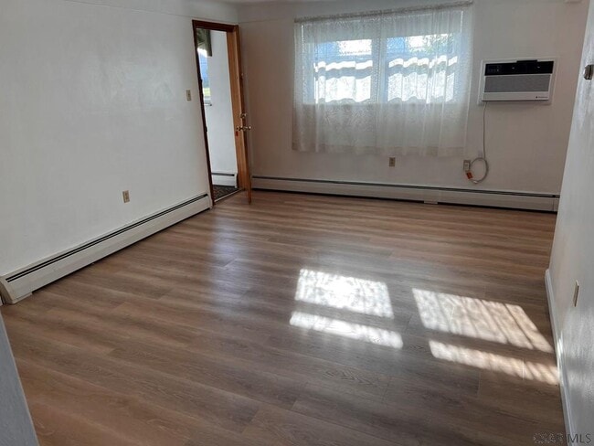 Building Photo - 129 Lulay St