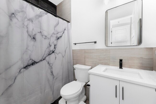 Building Photo - 82 Ferry St