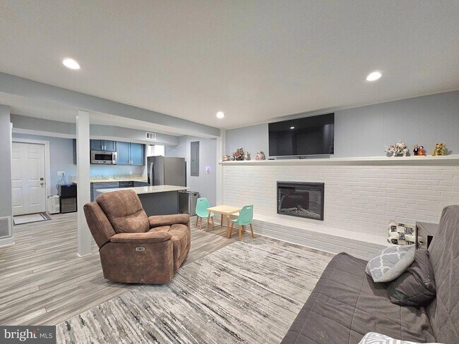Building Photo - 5918 King James Dr