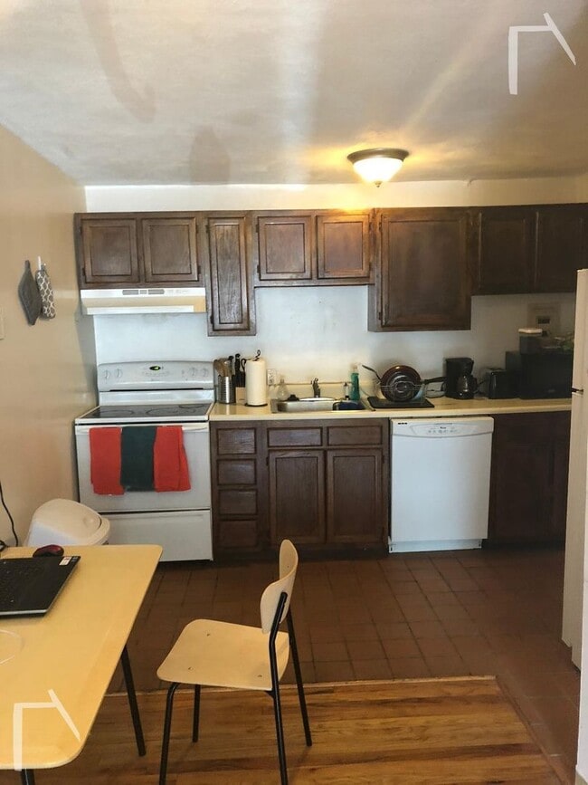 Building Photo - AD PROP 1369-GW-  245 Kelton, #24, Boston, MA 02134 (Allston)
