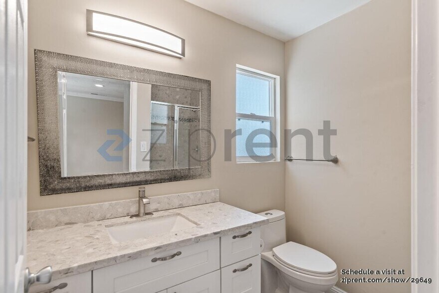 Building Photo - 2815 Draper St