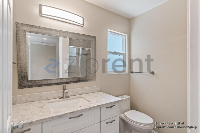 Building Photo - 2815 Draper St