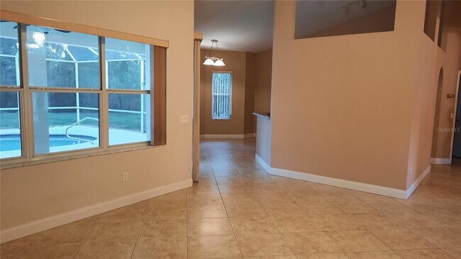 Building Photo - 58 Burning Bush Dr