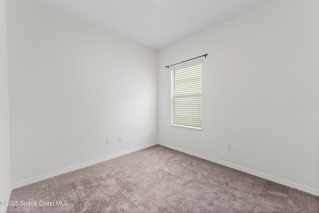 Building Photo - 1037 Canfield Cir