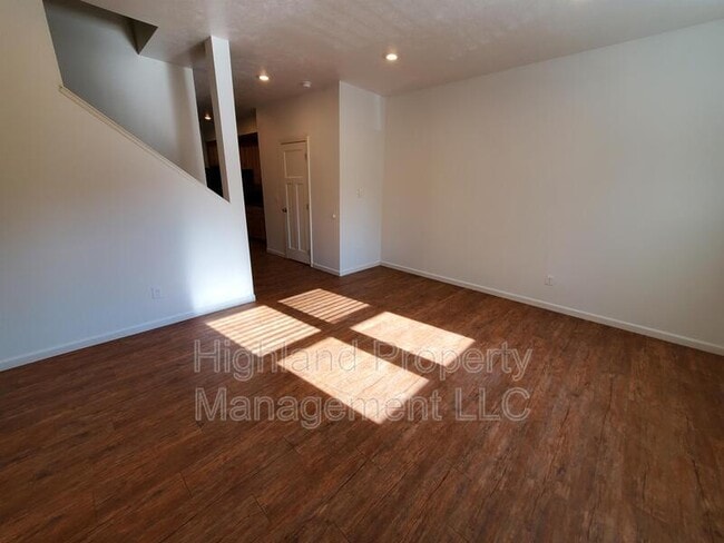 Building Photo - 1205-1207 NE Monroe St