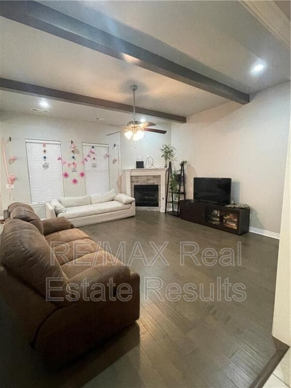 Building Photo - 905 SW Vangough Rd