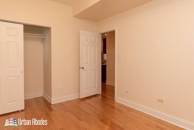 Building Photo - 2537 N Kildare Ave
