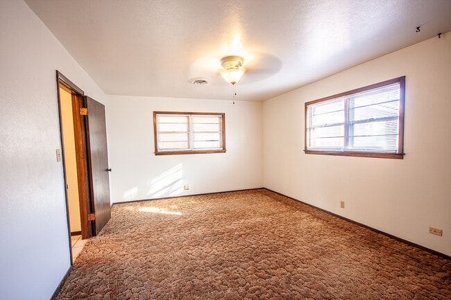 Building Photo - 1321 Piedmont Dr