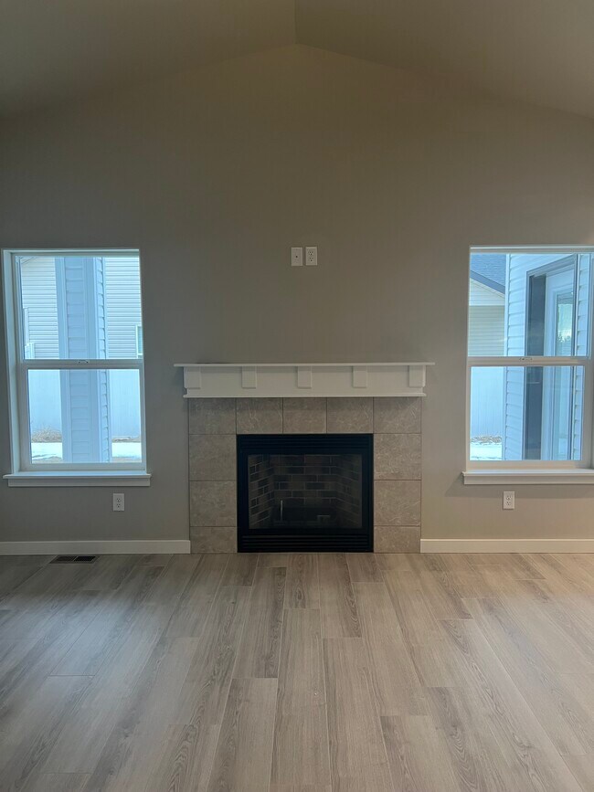 Building Photo - 1214 Starlight Loop