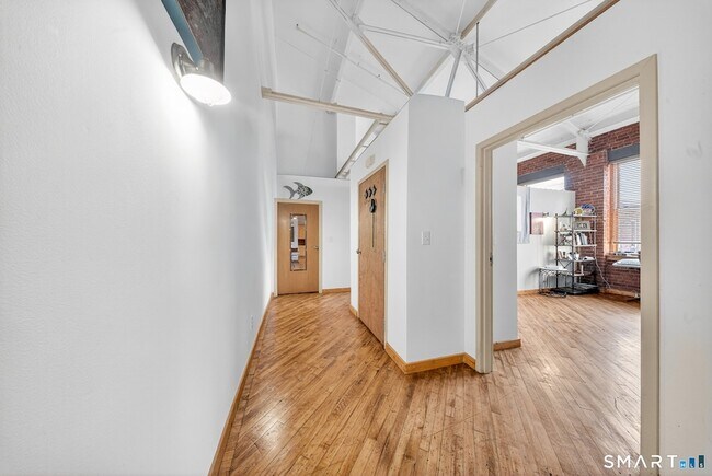 Building Photo - 325 Lafayette St