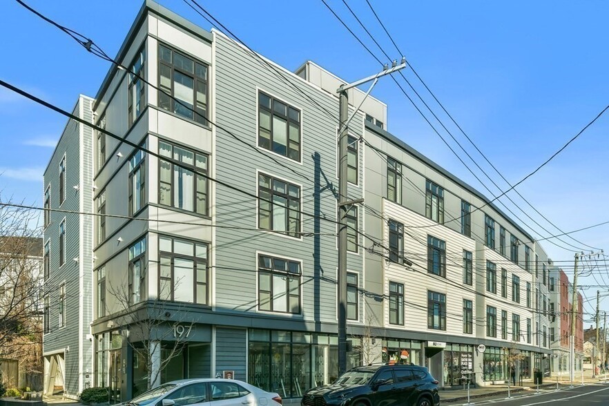 Building Photo - 197 Washington St