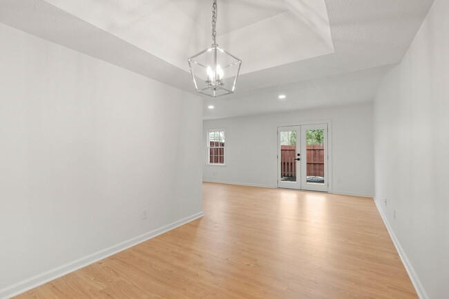 Building Photo - 111 Fernridge Dr