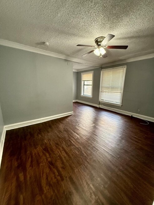 Building Photo - 6959 S Paxton Ave