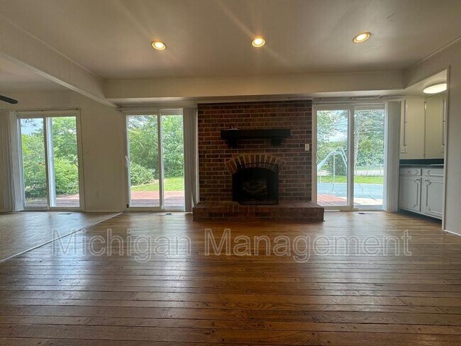 Building Photo - 3324 Bluett Rd