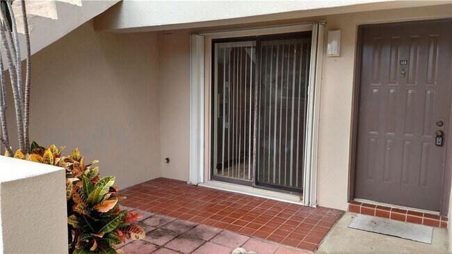 Building Photo - 301 Club Cir