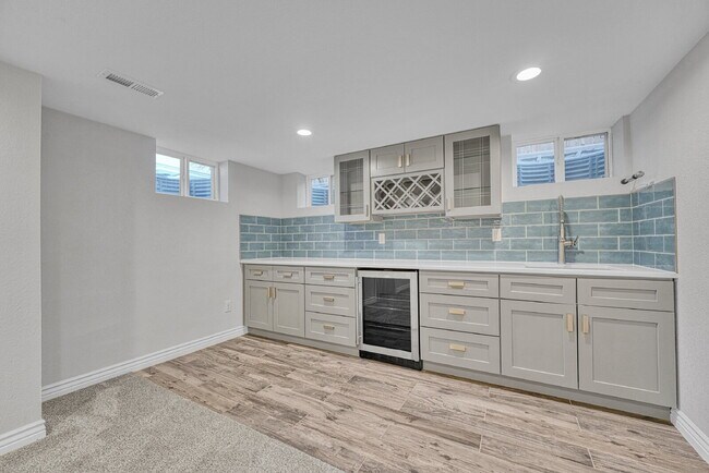 Building Photo - $3,695.00, $300 OFF First Months' Rent - 4 Bedroom, 3 Bath, Single Family Home in Denver with Fin...