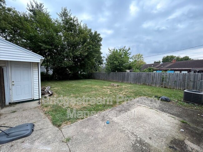 Building Photo - 4893 Burkhardt Rd