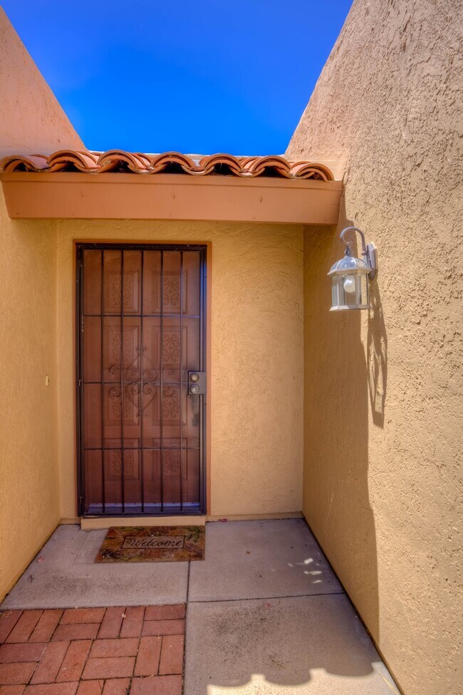 Building Photo - 1422 S Moonflower Ln