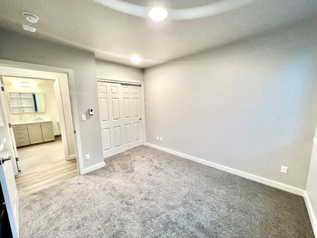 Building Photo - 2330 Yakima Ct