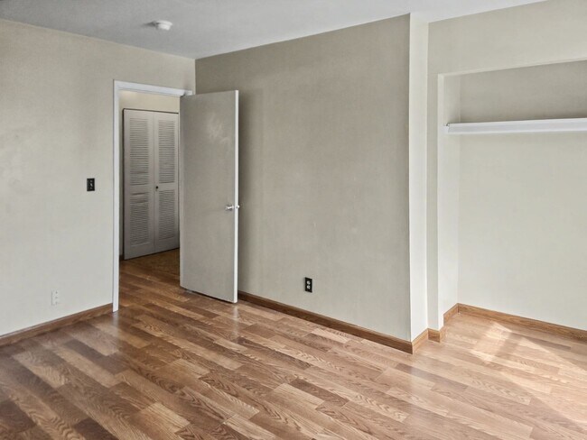 Building Photo - 3510 Kenbrooke Ct