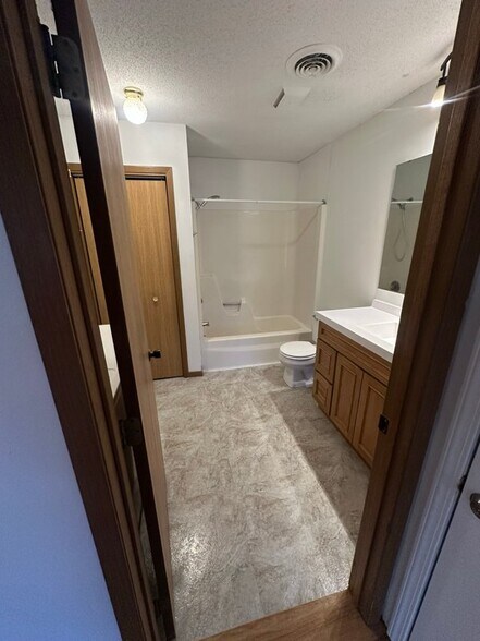 Building Photo - 1802 Talen St