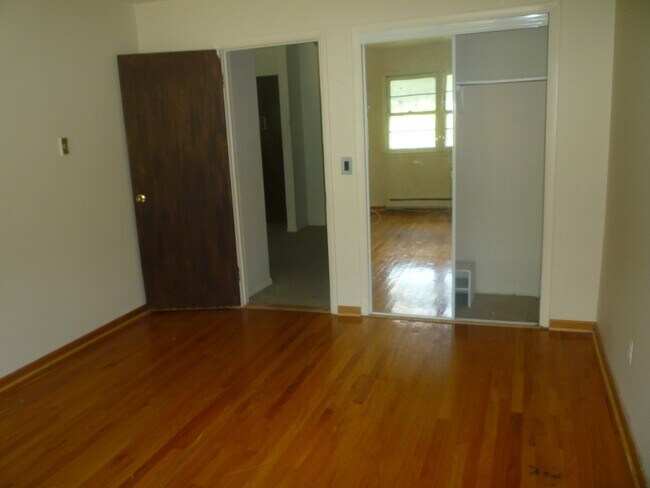 bedroom - 15 Donna Dr