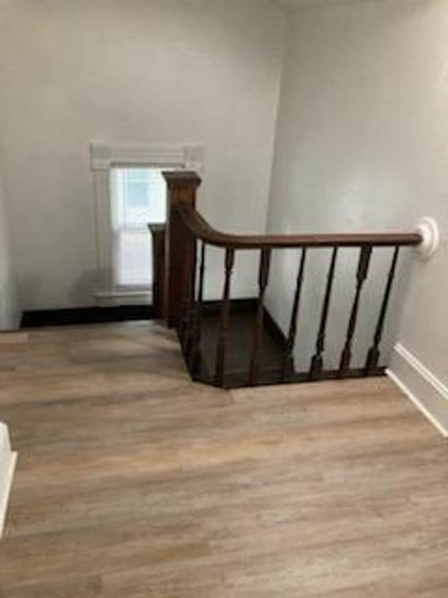 Building Photo - Single family home for rent