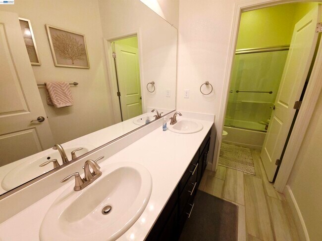 Building Photo - 2488 Remy Cantos Dr