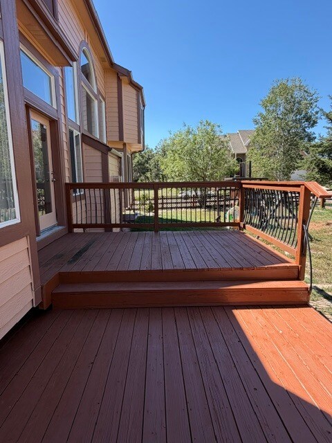 Building Photo - 1112 Meadow Oaks Dr
