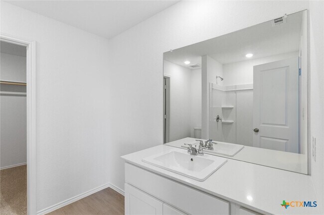 Building Photo - 310 Trinity River Holw