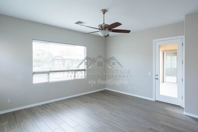 Building Photo - 2425 E Redwood Ct