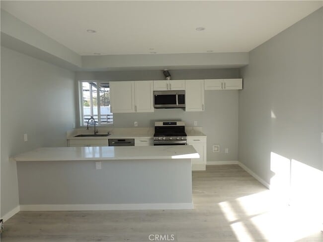 Building Photo - 22735 Del Valle St