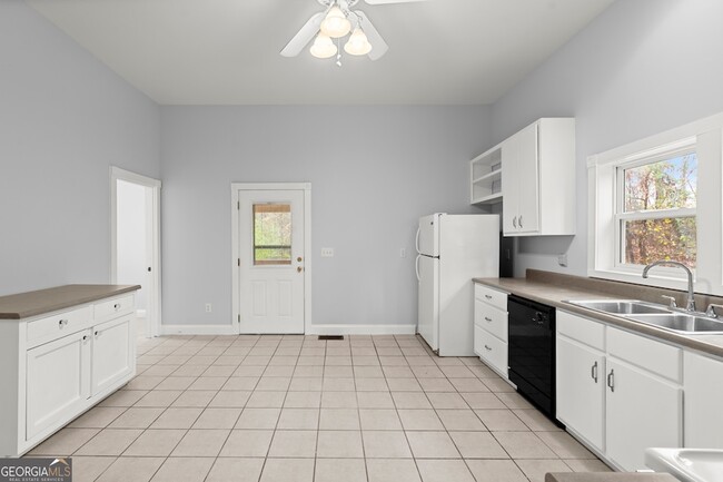 Building Photo - 235 Jenkins Rd