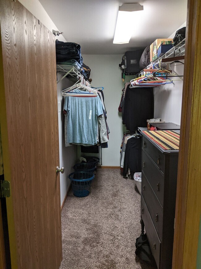 Building Photo - 1917 Deerhaven Ln NE