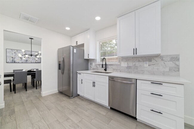 Building Photo - 25402 Hickory Valley Ln