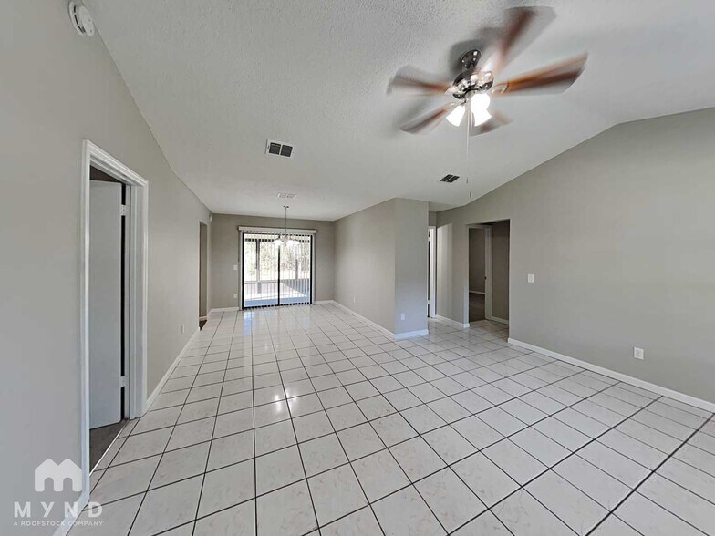 Building Photo - 6444 Diamond Leaf Ct N