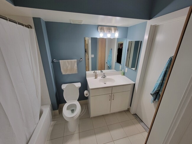 Building Photo - 1000 New Jersey Ave SE